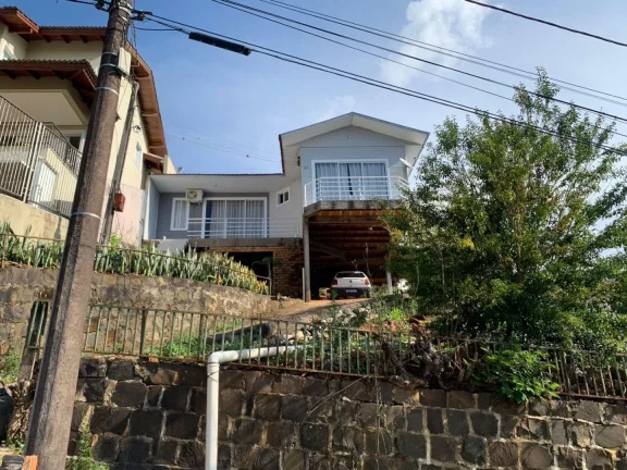 Imagem Casa para Venda em Concórdia, Centro, 3 dormitórios, 1 suíte, 2 banheiros