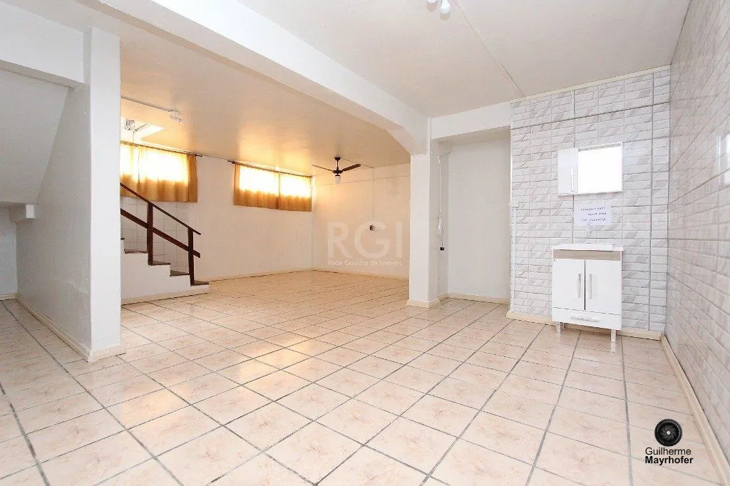 Imagem Casa para Venda - 233m², 4 dormitórios, 5 vagas - Nonoai