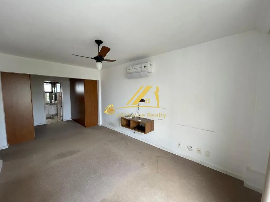 Imagem Apartamento 4 quartos, 2 suítes com varanda, living espaçoso 170m2, perto do Shopping Barra. 2 vagas. Prédio com piscina, salão de festas, vaga de vis