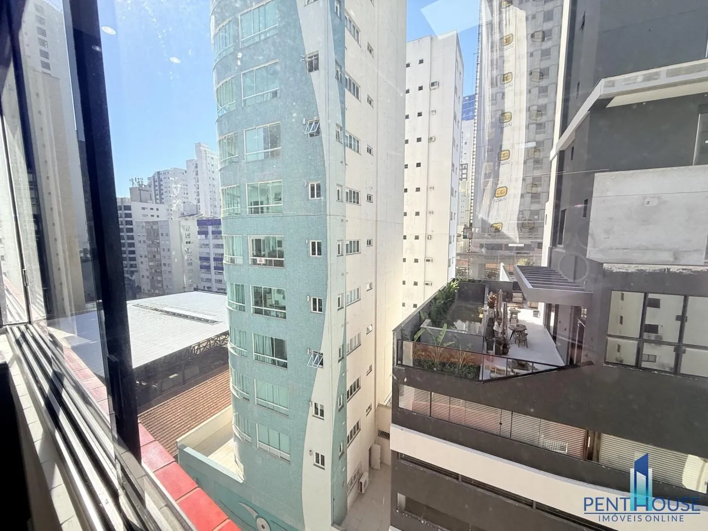 Imagem Apartamento Quadra Mar para Venda em Balneário Camboriú, CENTRO, 2 dormitórios, 1 suíte, 2 banheiros, 1 vaga