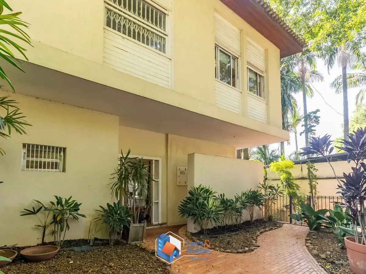 Imagem Casa para venda em Pacaembu com 5 quartos, sendo 1 suíte, 318m²