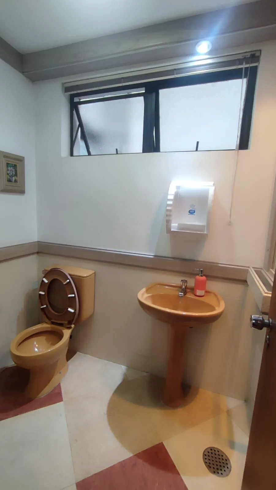 Imagem Conjunto comercial com 2 salas, prontas para atendimento, Moinhos de Vento