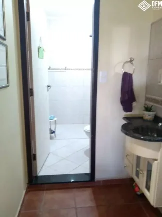 Imagem Sobrado com 3 Dormitorio(s) localizado(a) no bairro Conjunto Residencial do Bosque em Mogi das Cruzes / Mato Grosso do Sul Ref.:DE564