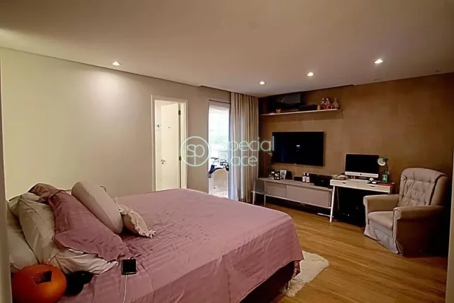 Imagem Excelente apartamento garden no Panamby - Área: 238m² - Living com pé direito duplo, varanda com ...