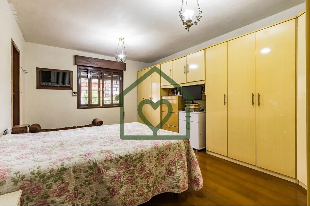 Imagem Descubra essa incrível casa à venda em Porto Alegre, no bairro Vila Ipiranga, uma das regiões mai...
