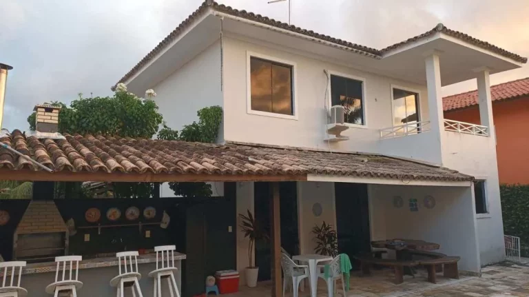 Imagem Casa de condomínio à venda em Lauro de Freitas, Buraquinho, com 3 quartos, 260m2