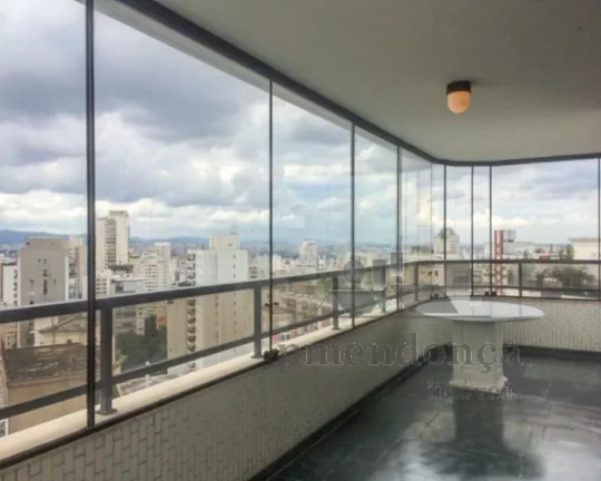 Imagem Apartamento todo iluminado e com varandas na melhor rua do bairro de Higienópolis. Muito espaçoso,...