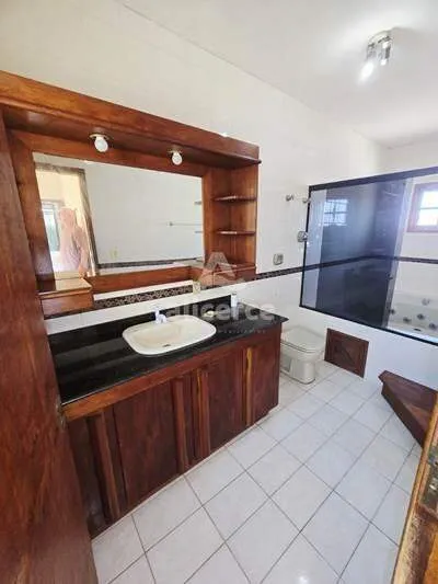Imagem Casa à Venda em Campinas | 4 Dormitórios, Suíte, Terraço e Garagem