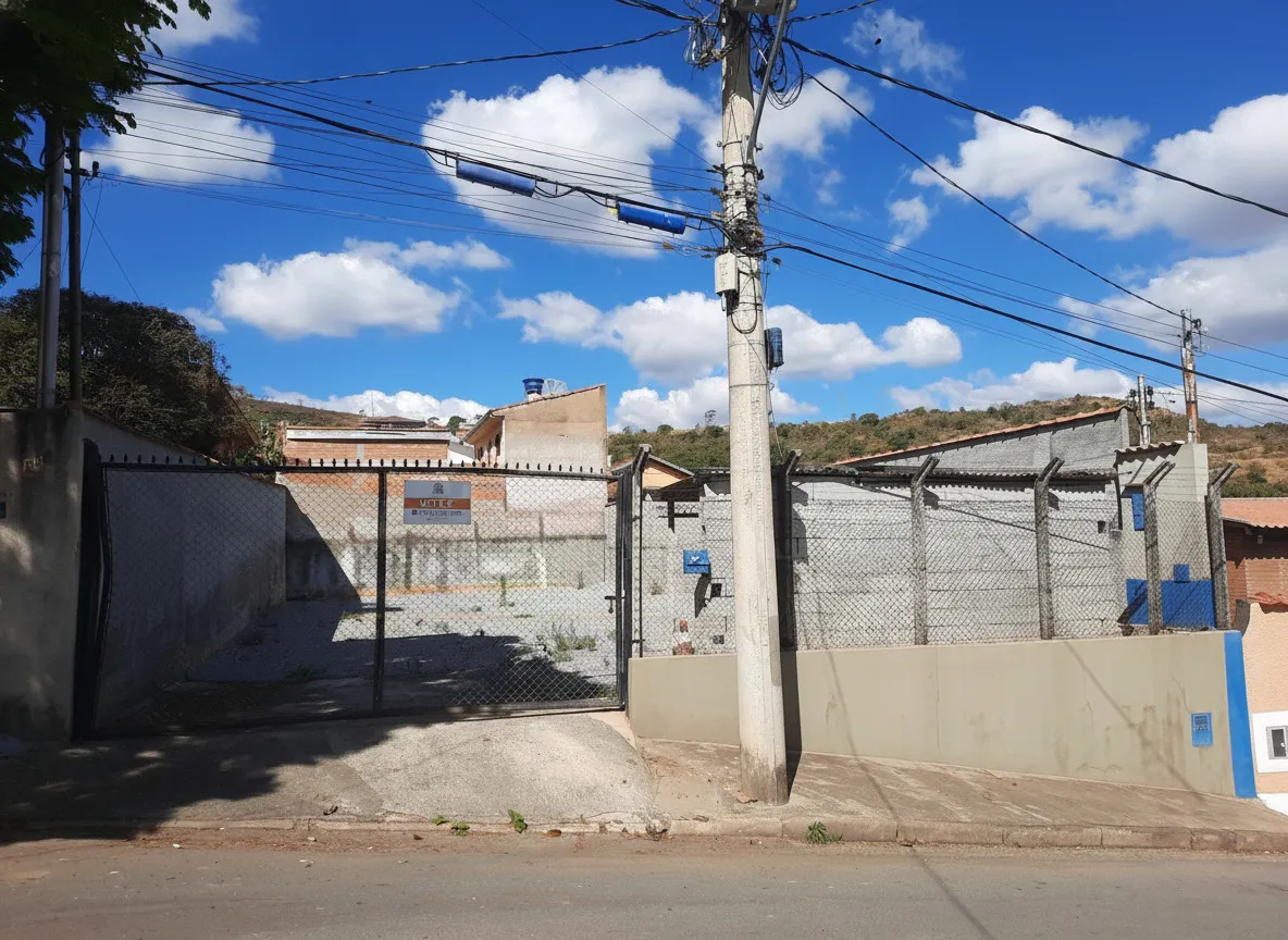 Imagem Terreno 360 m² à venda em Dom Bosco, Poços de Caldas
