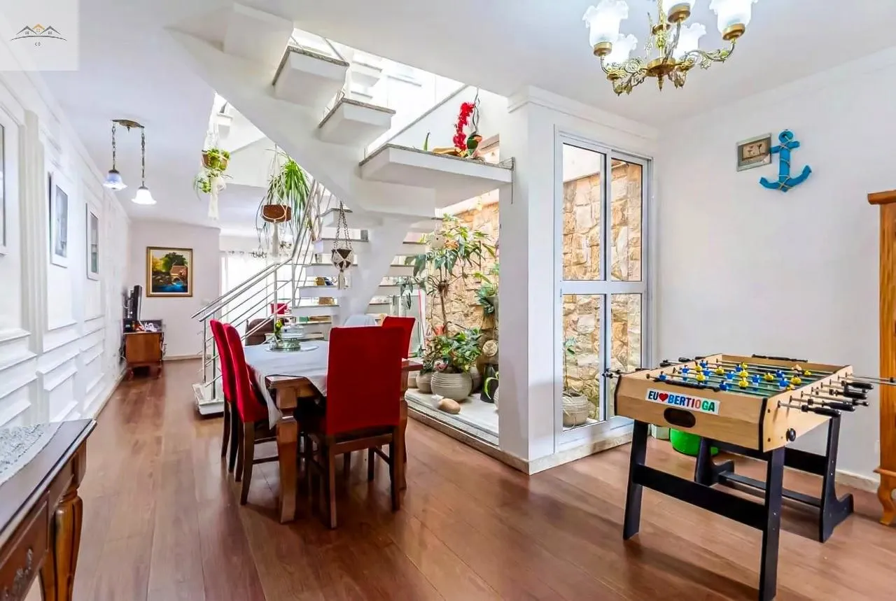 Imagem Sobrado com 4 Quartos à Venda, 300 m² em Vila Assunção - Santo André