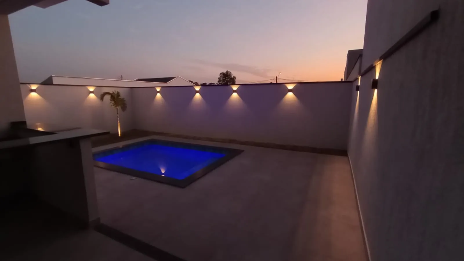 Imagem Casa Sobrado de 218m² Localizada no RESIDENCIAL LE FRANCE!