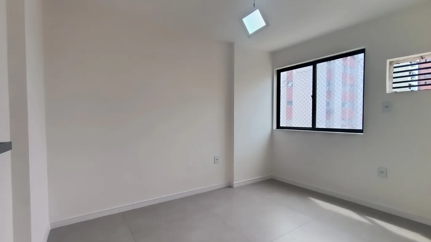 Imagem Apartamento para Venda em Maceió, Jatiúca, 3 dormitórios, 1 suíte, 3 banheiros, 2 vagas