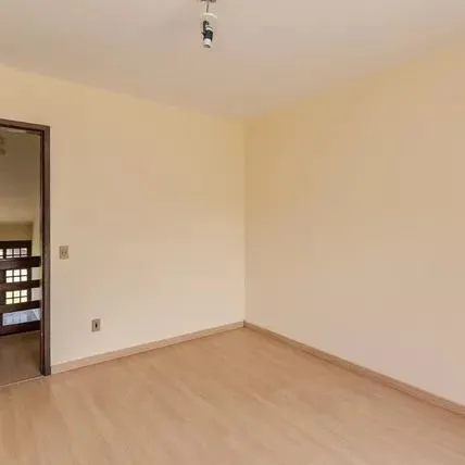 Imagem Casa à Venda na Rua da Gruta - 241,99m² - Próxima ao Hospital Divina Providência