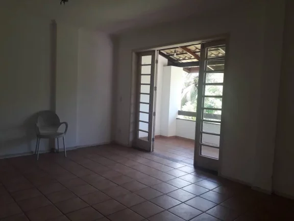 Imagem Village 3 Quartos Nascente com Vista Verde à Beira do Rio Joanes - Lazer Completo!"
