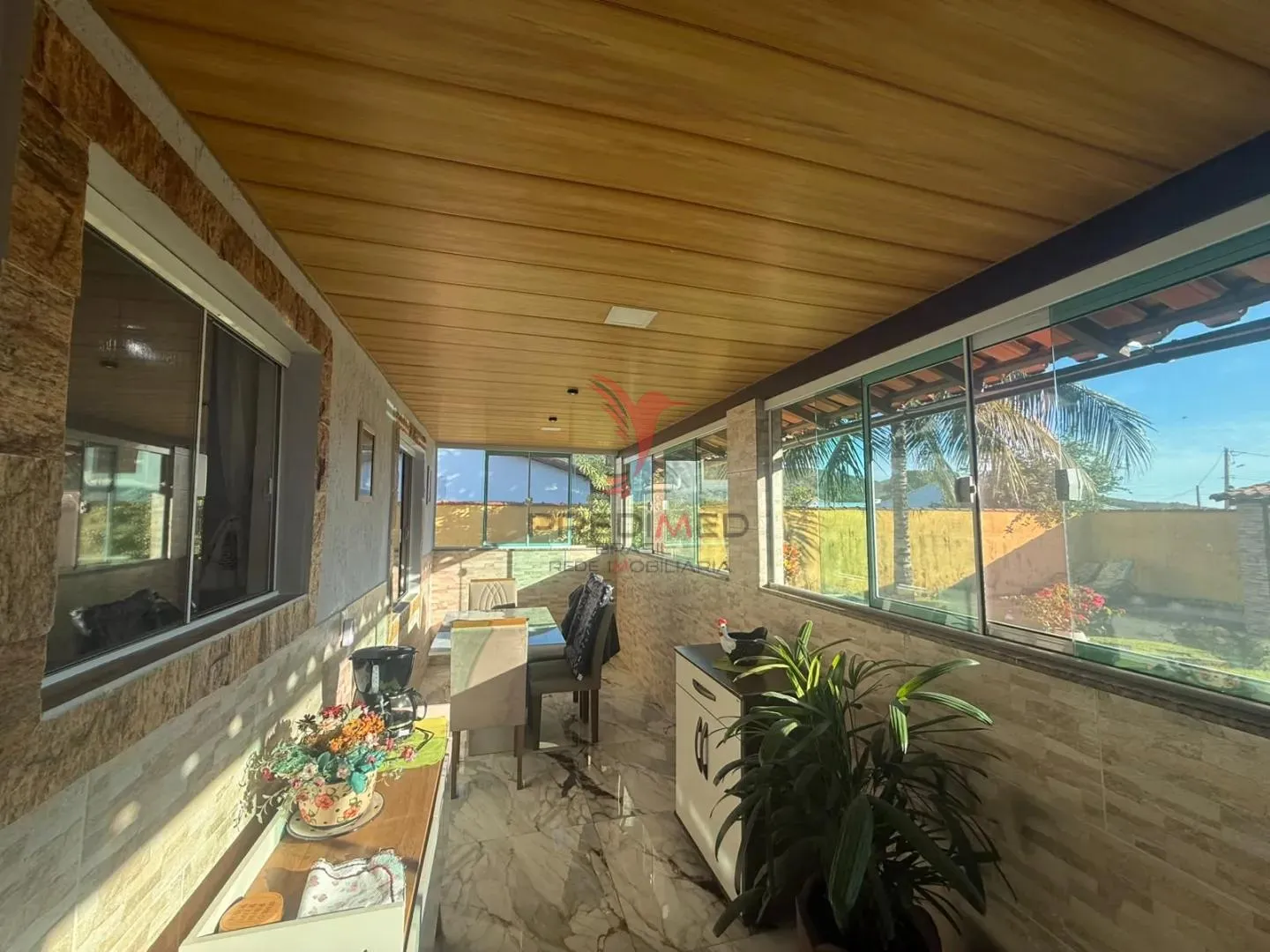 Imagem CASA À VENDA COM PISCINA - R$ 400.000