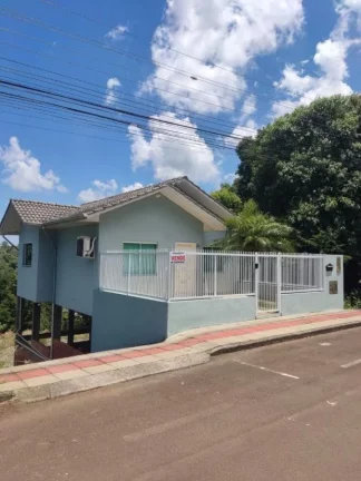 Imagem Casa para Venda em Concórdia, Parque Exposições, 3 dormitórios, 1 suíte, 1 banheiro, 3 vagas