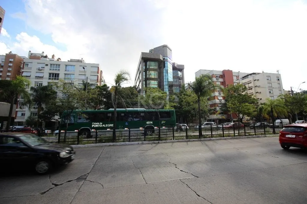 Imagem Conjunto, 160 m² Para comprar Por R$ 900.000,00 Auxiliadora - Porto Alegre/RS