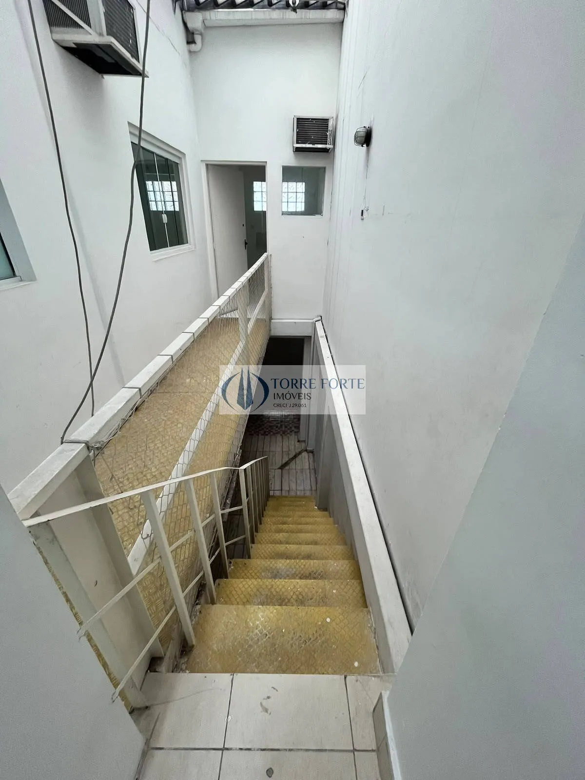 Imagem Ótimo sobrado com 180 m² com diversas salas bem localizado na Santa Cecilia