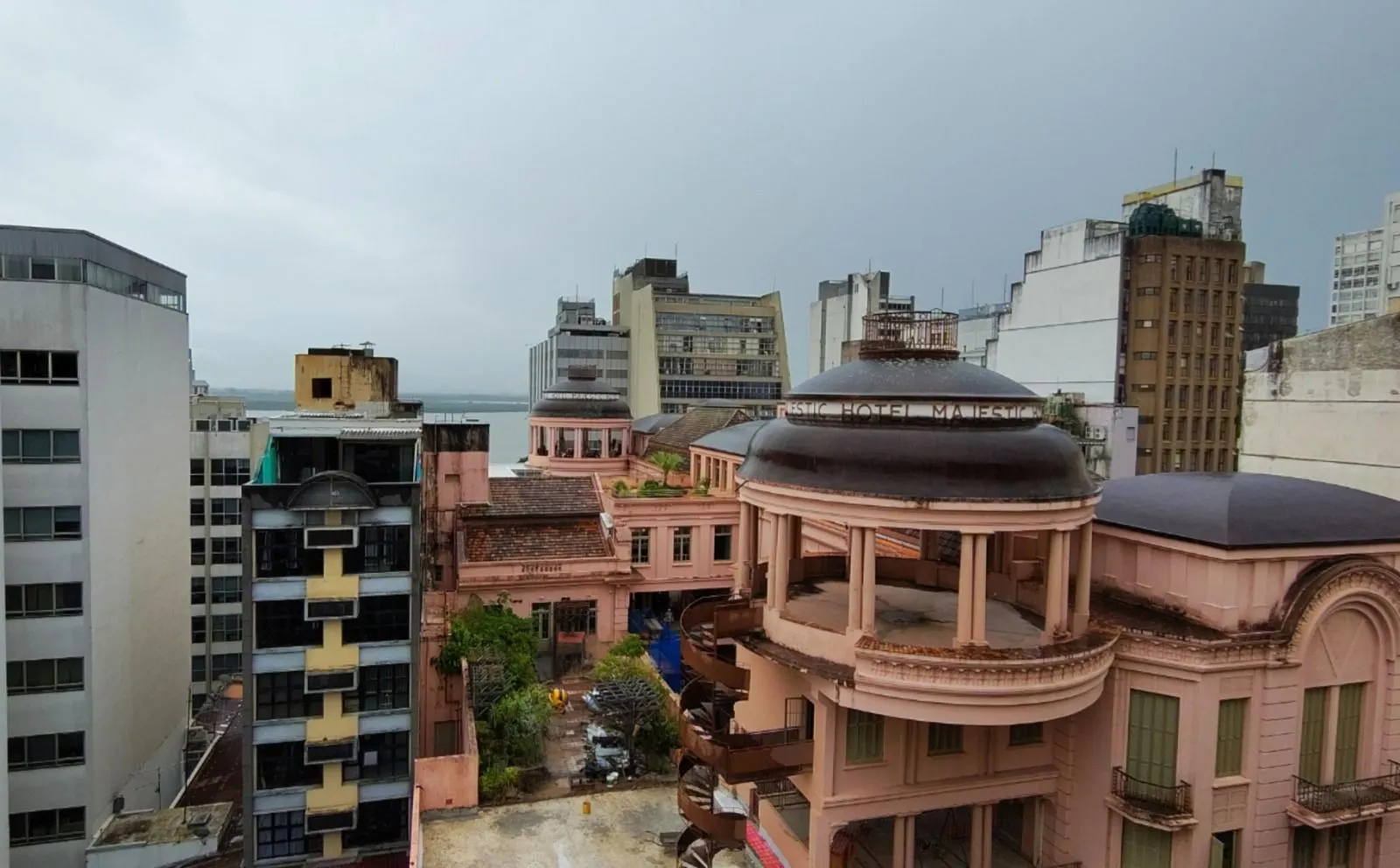 Imagem Apartamento de 3 dormitórios, 2 banheiros no Centro Histórico.