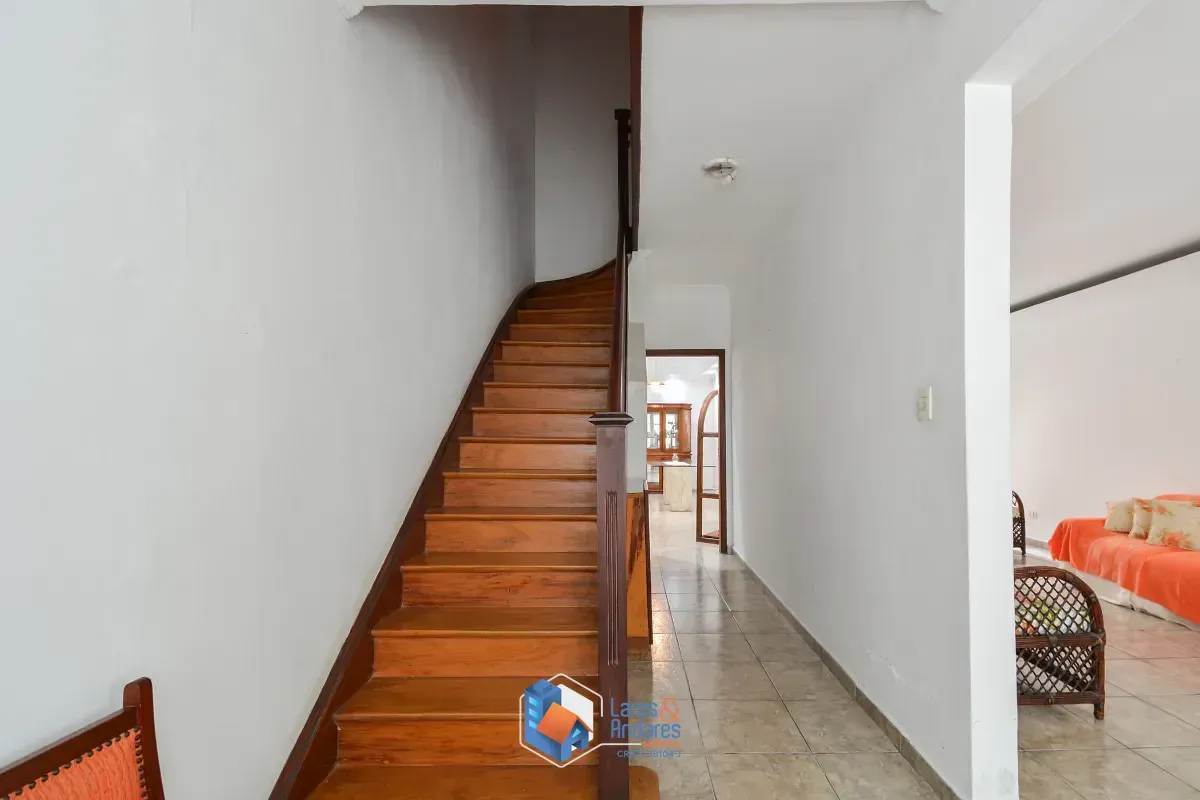 Imagem Casa de vila para venda em Cambuci com 3 quartos, sendo 3 suítes, 200m²