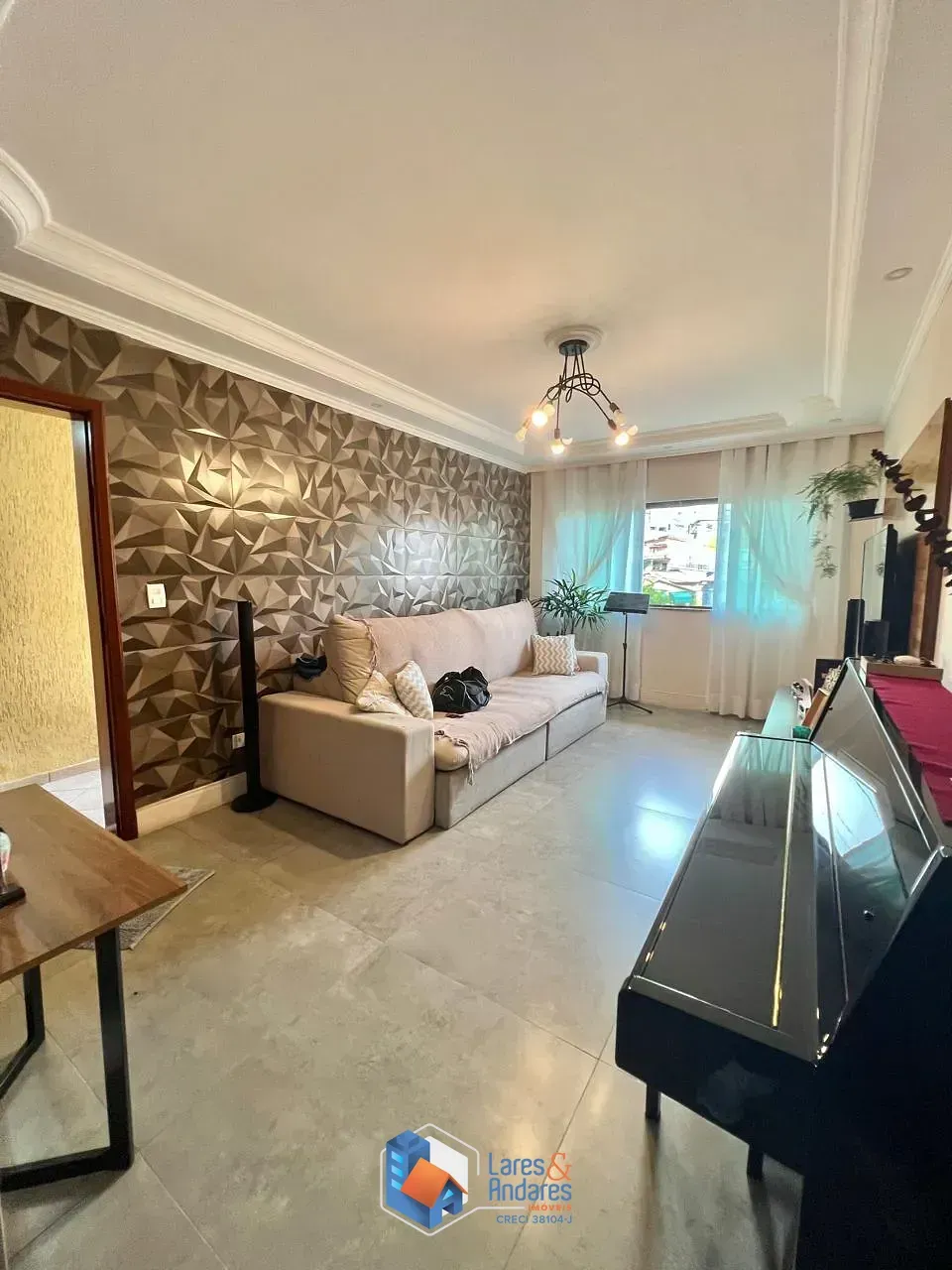 Foto do imóvel Sobrado para venda em Vila Guedes com 3 quartos, sendo 1 suíte, 164m² em Rua José da Costa Ramos
