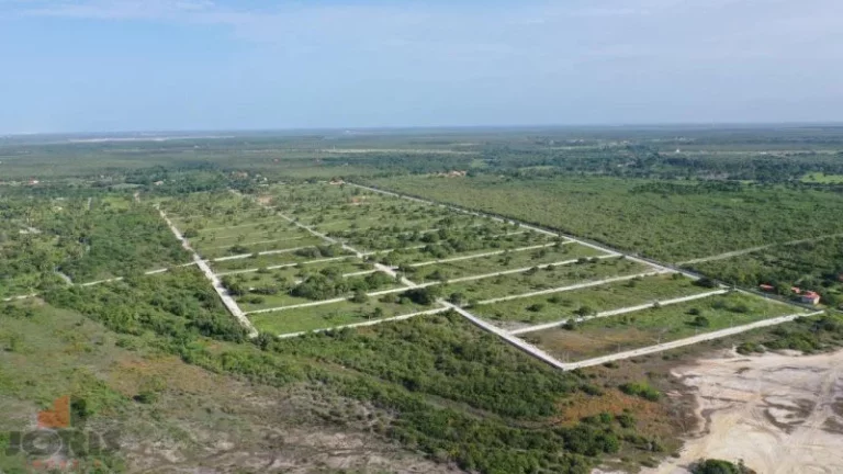 Imagem Terreno em Condomínio a Venda no bairro Centro - Cascavel, CE