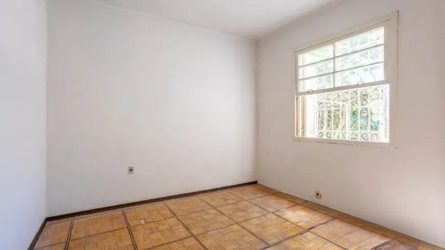 Imagem Casa Ampla com Pátio e Excelente Localização no Petrópolis