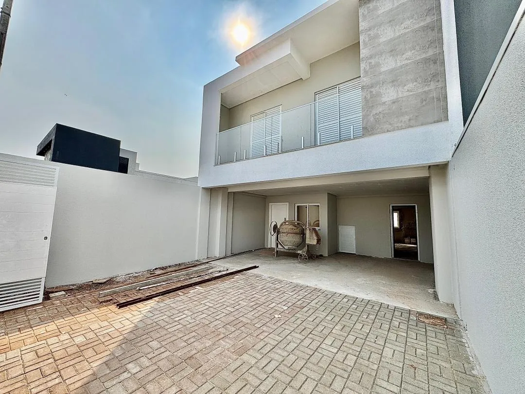 Imagem Sobrado de 248m² com Piscina em Cascavel - Recanto Tropical III - Venda