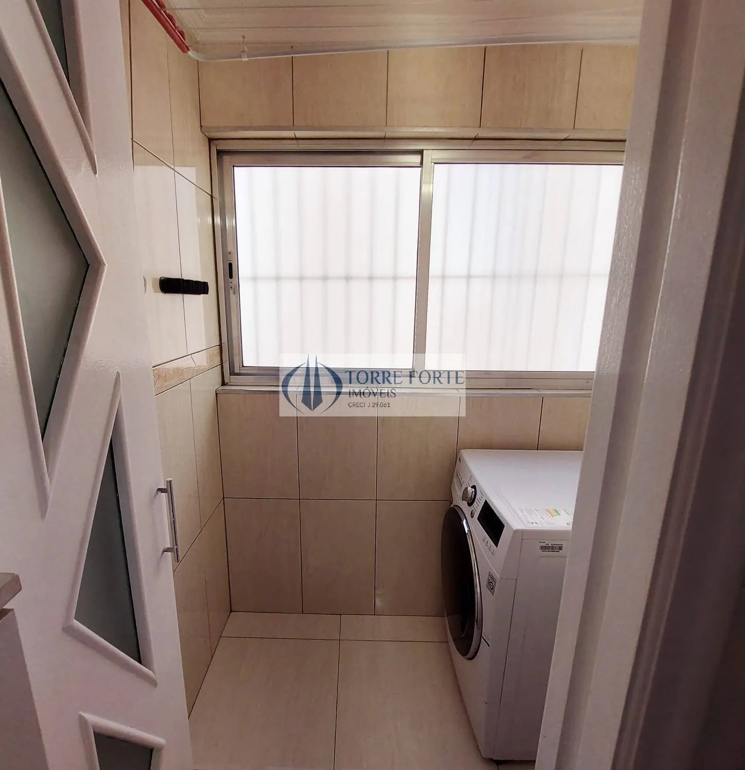 Imagem Apartamento Mobiliado com 2 Dormitórios e 1 Vaga na Vila Ema