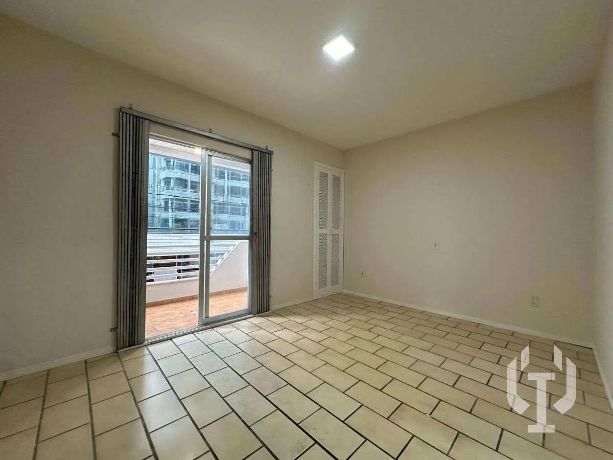 Foto do imóvel Apartamento à venda, no Residencial Vanessa em Itapema, Meia praia, com 3 quartos, 128m2