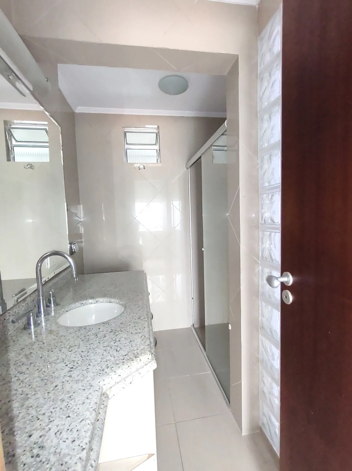 Imagem Apartamento No Jardim Paulista, 2 Dormitórios ( 1 suíte), 1 vaga de garagem ( prédio com manobrista e portaria 24hs). Excelente Localização