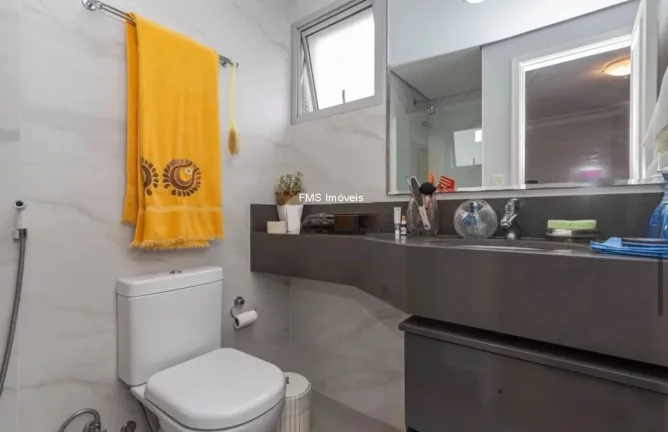 Imagem Apartamento à venda em Moema, São Paulo-SP: 2 quartos, 1 suíte, 3 banheiros, 2 vagas, 75m² de área!