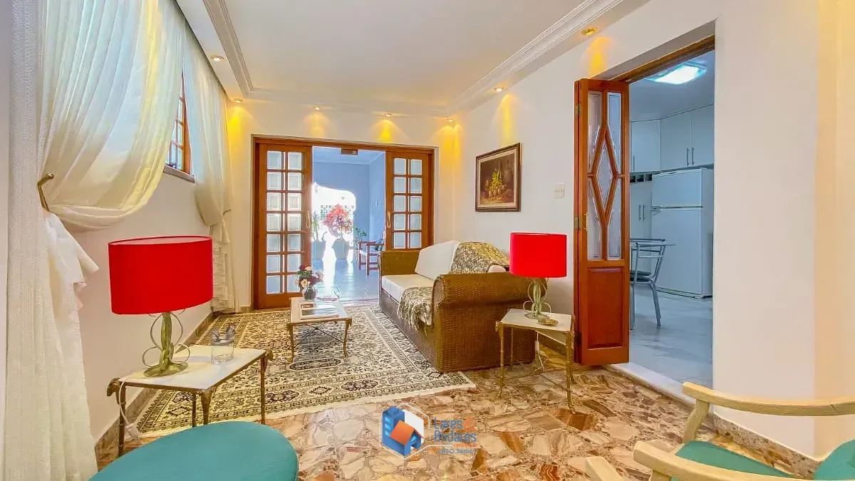 Imagem Casa para venda em Cambuci com 5 quartos, sendo 3 suítes, 275m²