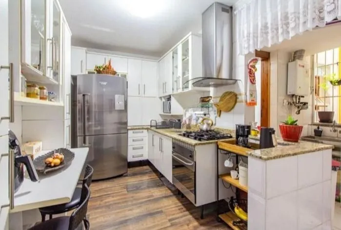 Imagem Apartamento amplo de 110 m2 com 3 quartos à venda em Menino Deus - RS