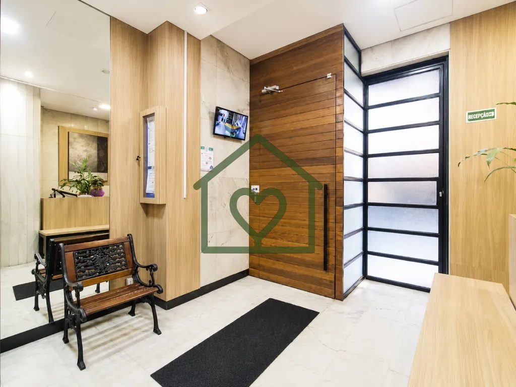 Imagem Apartamento de 1 dormitório, com 34 m², localizado no 3º andar, em prédio com 2 elevadores e por...