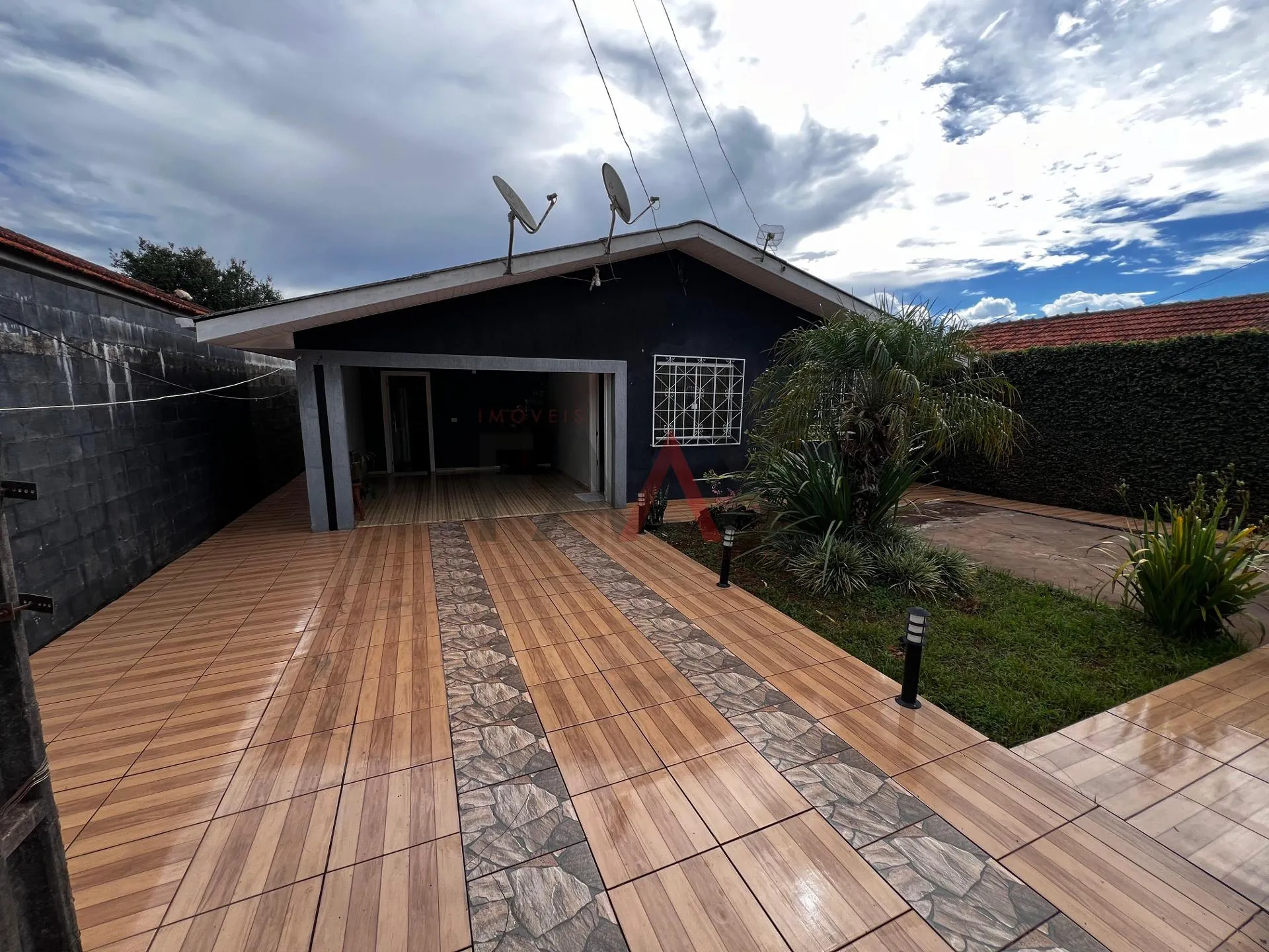 Casa com 2 dormitórios para locação, INDUSTRIAL, GUARAPUAVA - PR