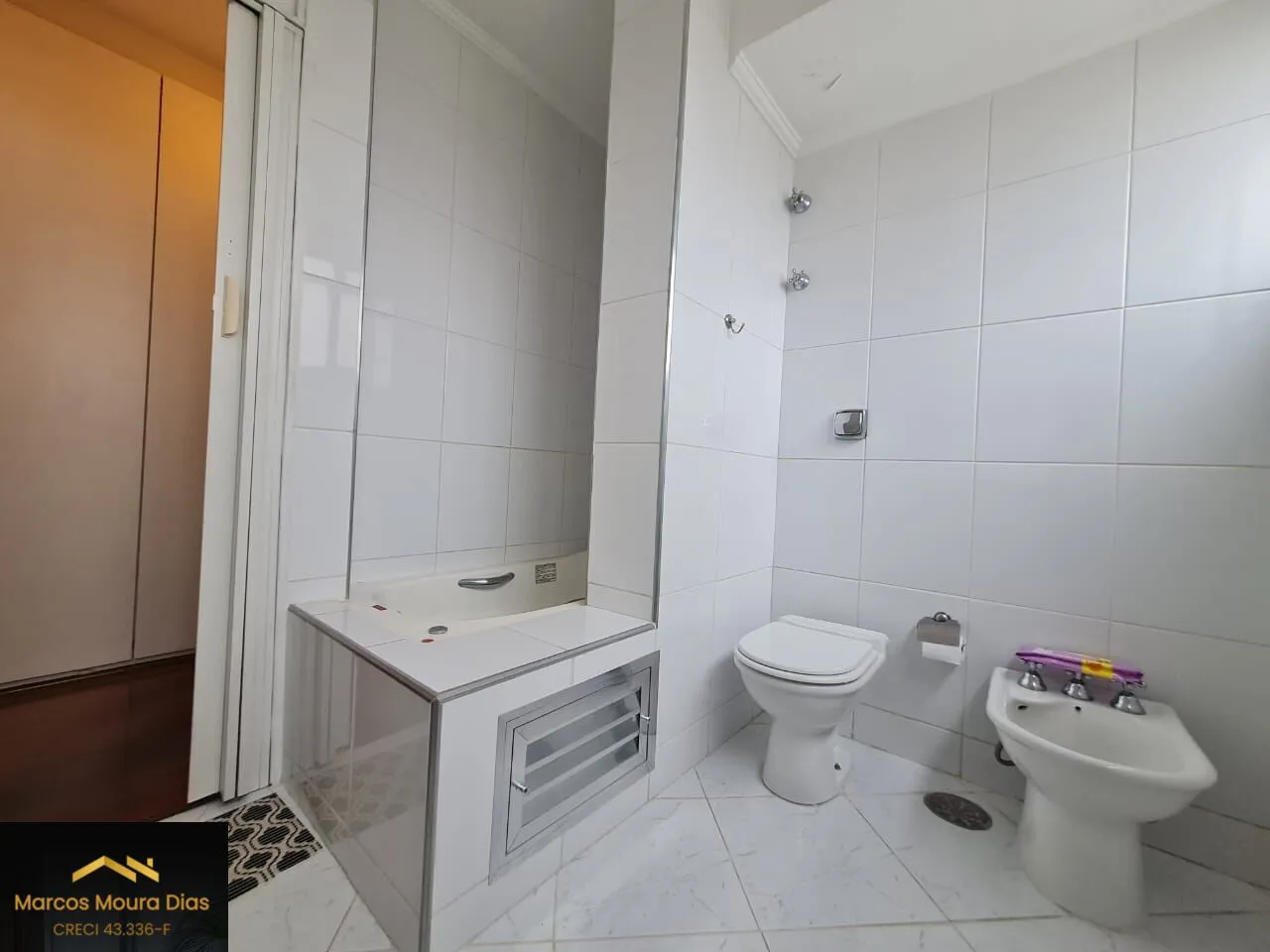 Imagem Apartamento em Perdizes, 03 Dormitórios( 1 suíte) 1 Vaga de Garagem e Dependência de Serviço. Edifício perto da PUC com Lazer e Portaria 24 hs