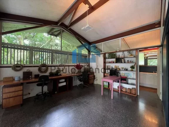 Imagem Casa à venda em condomínio autoral na Granja Viana