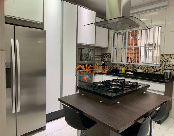 Imagem Casa com 3 dormitórios à venda, 220 m² por R$ 830.000,00 - Jardim Santa Clara - Guarulhos/SP