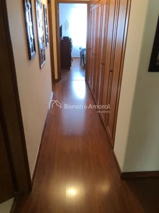 Imagem Localizado em um dos endereços mais desejados, este imóvel espaçoso de 186m² oferece todo o conf...