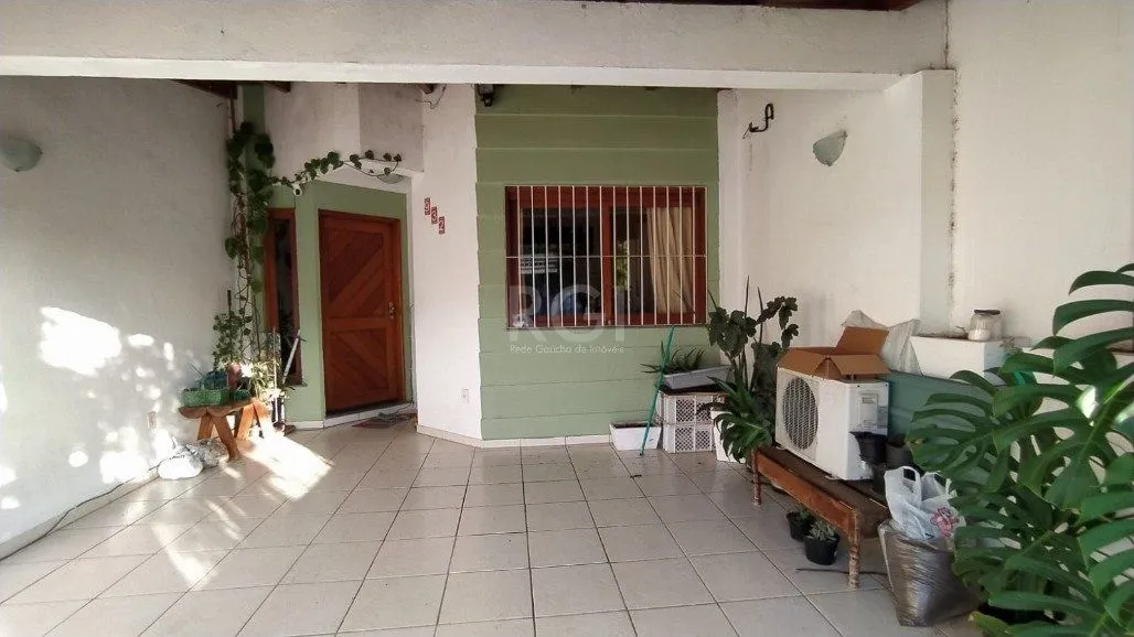 Imagem Sobrado para Venda - 136m², 4 dormitórios, sendo 2 suites, 2 vagas - Aberta dos Morros