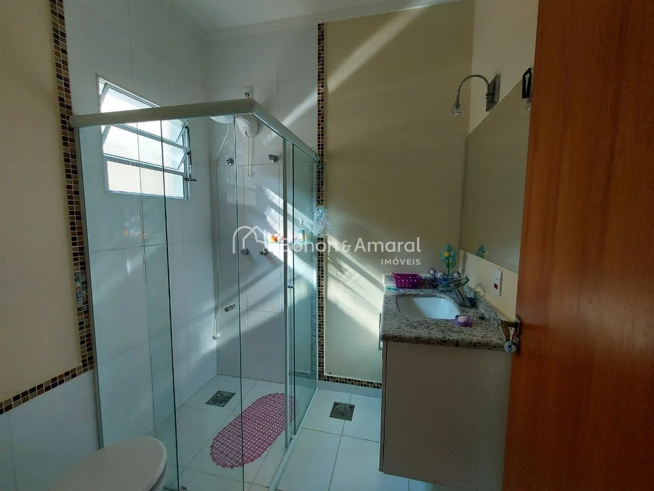 Imagem Ótima Casa em Condomínio, com 3 suítes, à venda por R$ 1.370.000