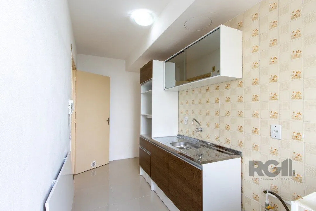 Imagem Apartamento de 2 Dormitórios com Vaga Coberta no Conjunto Residencial Santos Dumont