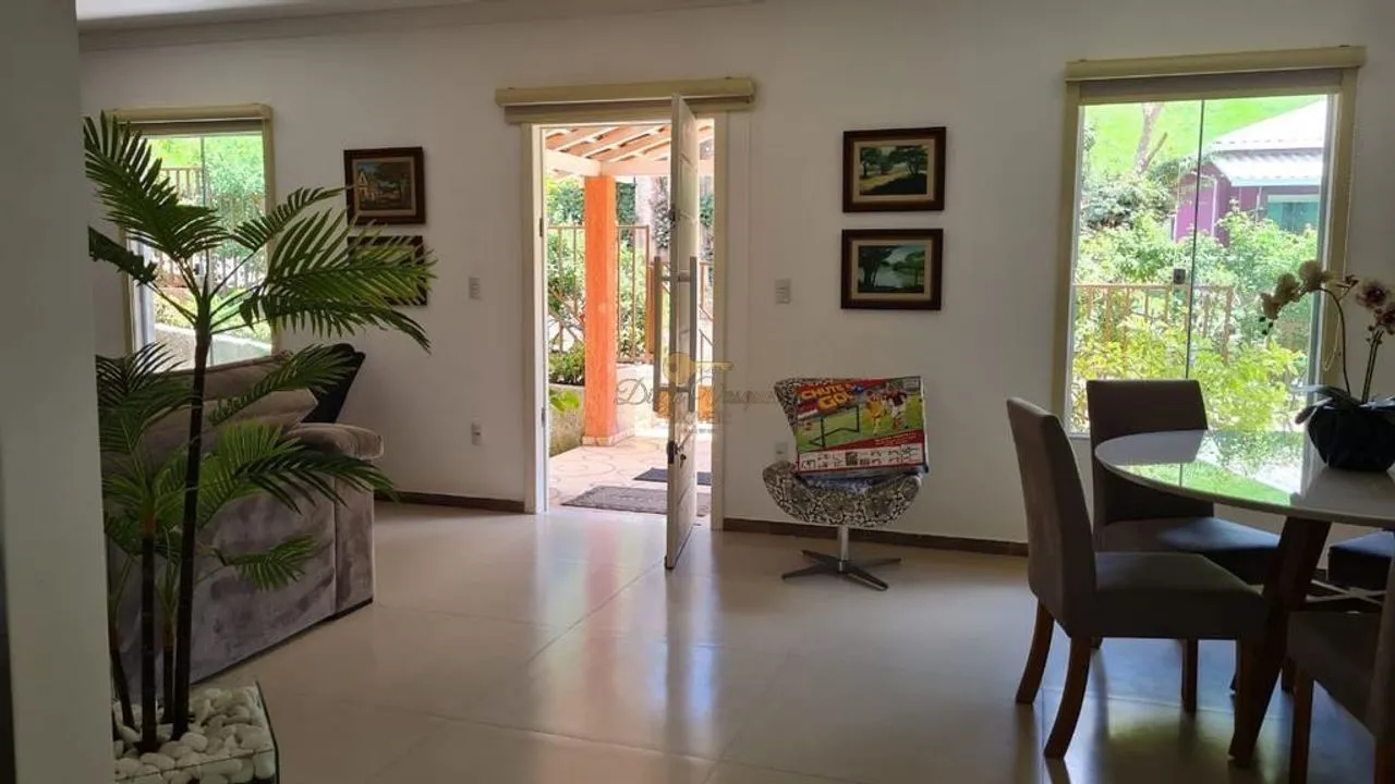 Imagem Casa em Condomínio para Venda em Teresópolis / RJ no bairro Vale Alpino
