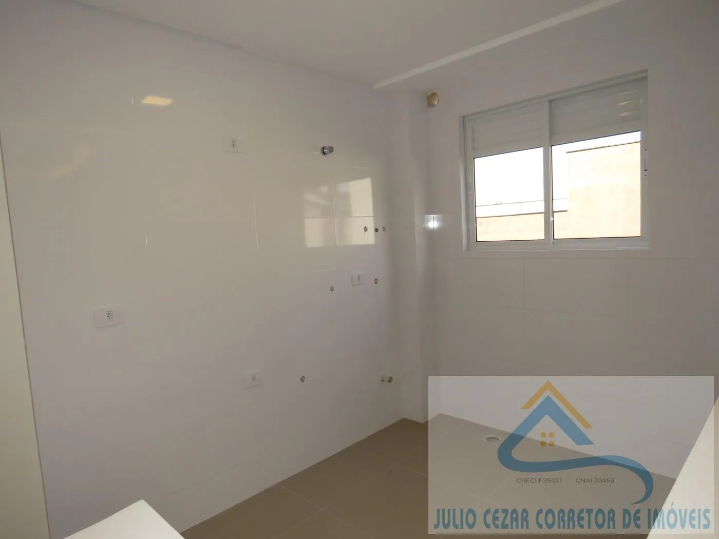 Imagem Apartamento para Venda em São José dos Pinhais, São Cristóvão, 3 dormitórios, 1 suíte, 2 banheiros, 1 vaga