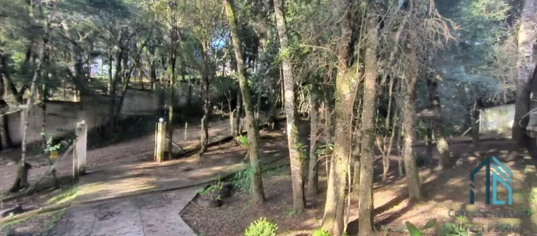 Imagem (ESTUDA PERMUTA) Chácara de 1000m2 de esquina com casa de 300m2, em ótima localização no Cascatinha/Santa Felicidade em Curitiba PR