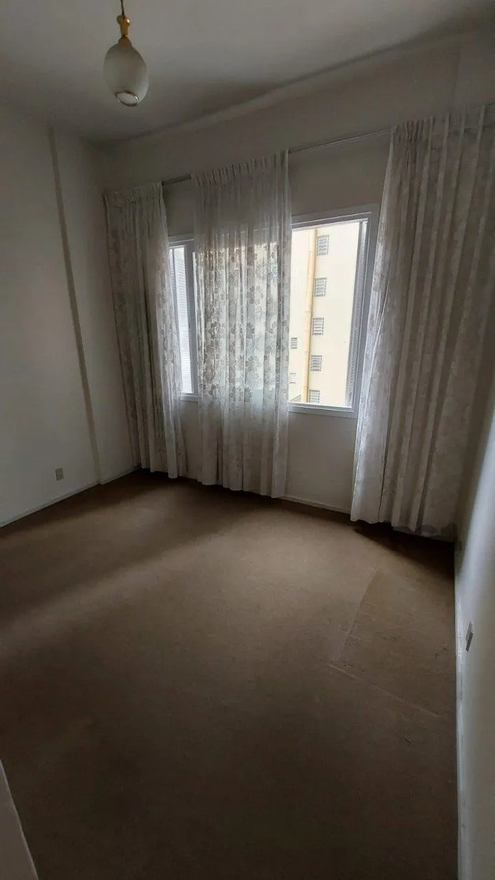 Imagem Apartamento no Centro de 2 dormitórios reformado