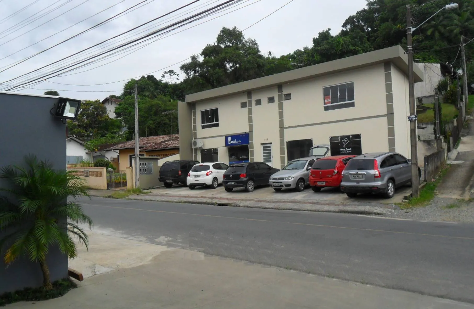 Imagem Alugo sala comercial bairro Floresta proximo a tudo