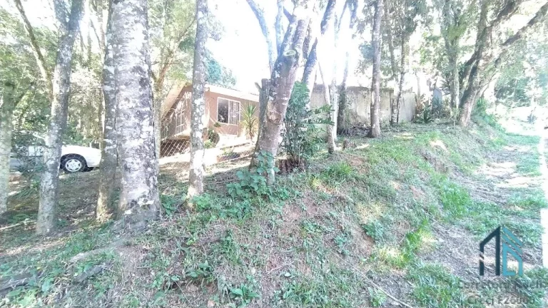 Imagem (ESTUDA PERMUTA) Chácara de 1000m2 de esquina com casa de 300m2, em ótima localização no Cascatinha/Santa Felicidade em Curitiba PR