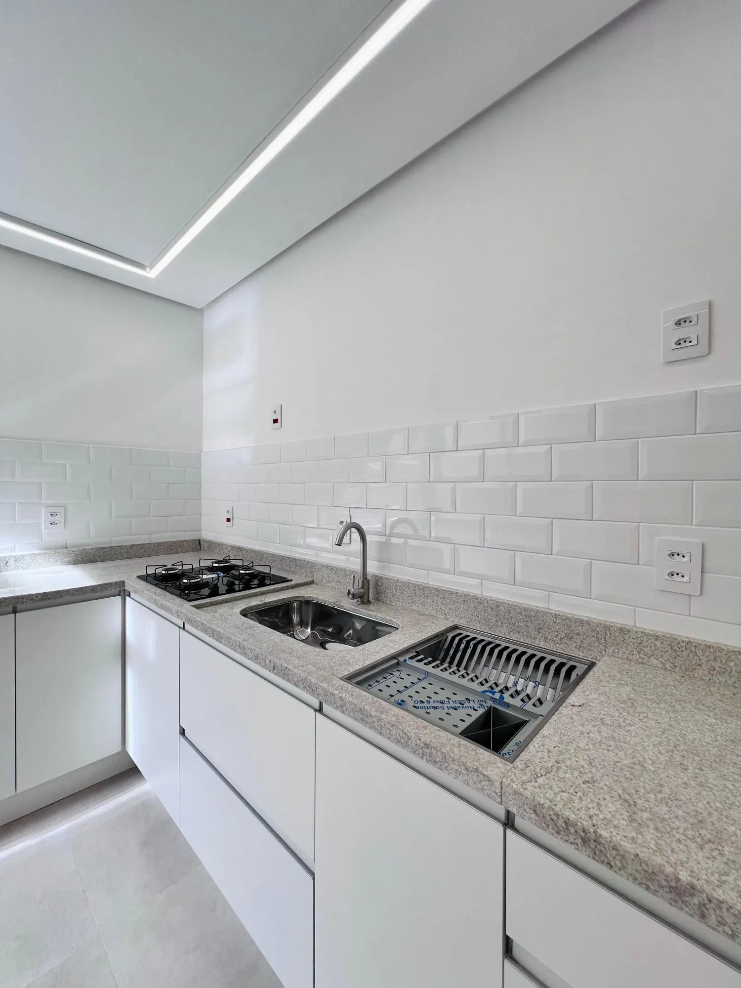 Apartamento 03 dormitórios Centro.